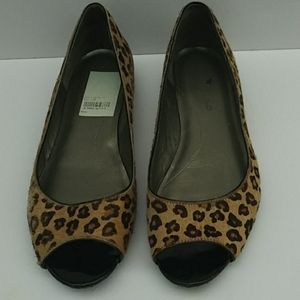 BANDOLINO* ANIMAL PRINT CALF HAIR PEEP TOE FLAT
